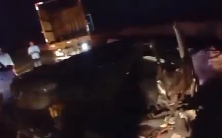 Jovem de 24 anos morre após colisão entre carro e caminhão na BR-424, em Marechal Deodoro