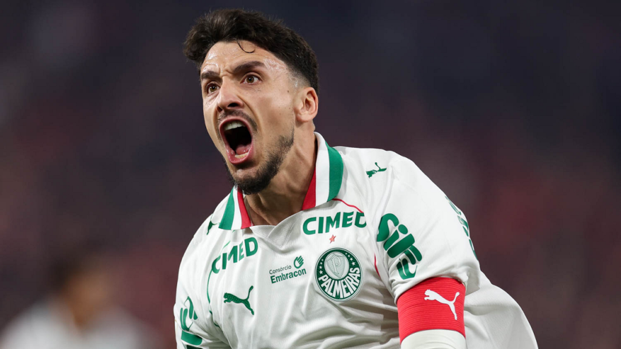 Palmeiras vence Athletico e assume liderança provisória do Brasileirão
