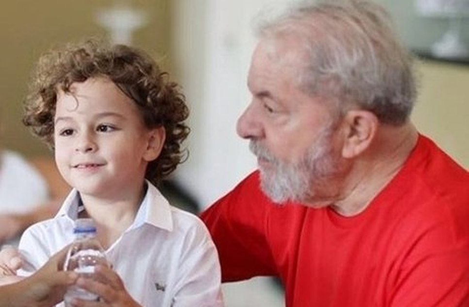 LULA E O NETO