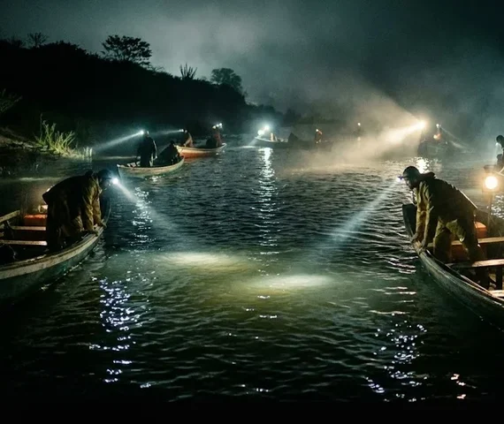 Susto e heroísmo no Velho Chico: lancha com 24 pessoas naufraga durante travessia e moradores evitam tragédia em Pão de Açúcar