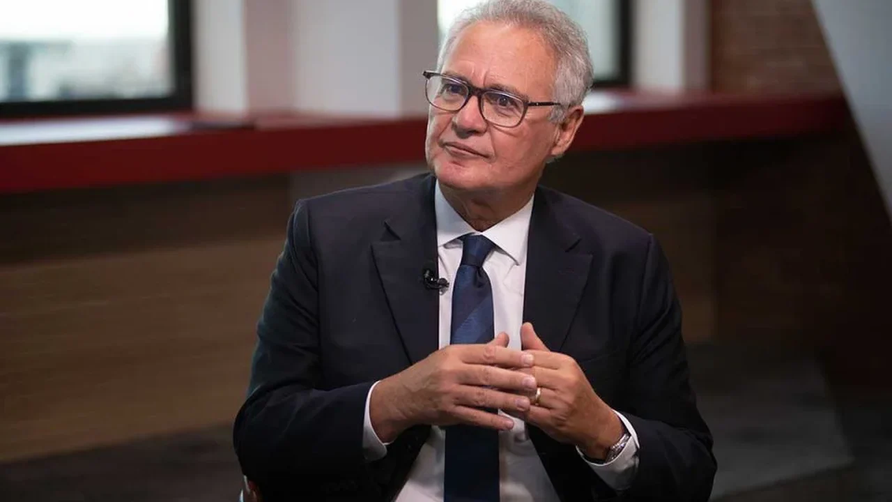 Renan Calheiros quer fazer devassa no Itamaraty de Bolsonaro