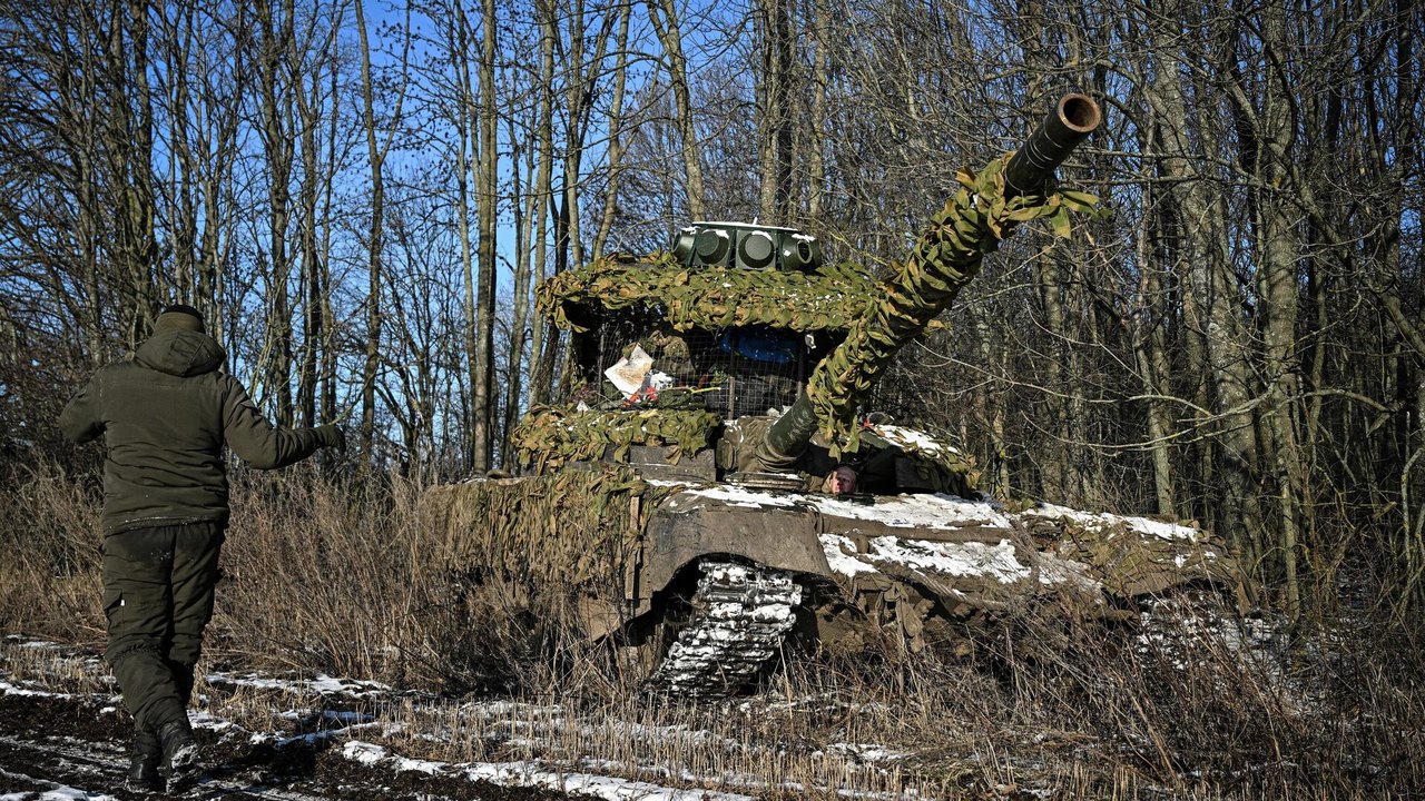 Apesar do uso de drones, tanques permanecem cruciais para avanços russos no front, dizem militares