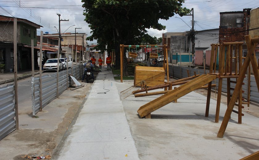 Reforma de praça no Graciliano Ramos chega na reta final de conclusão