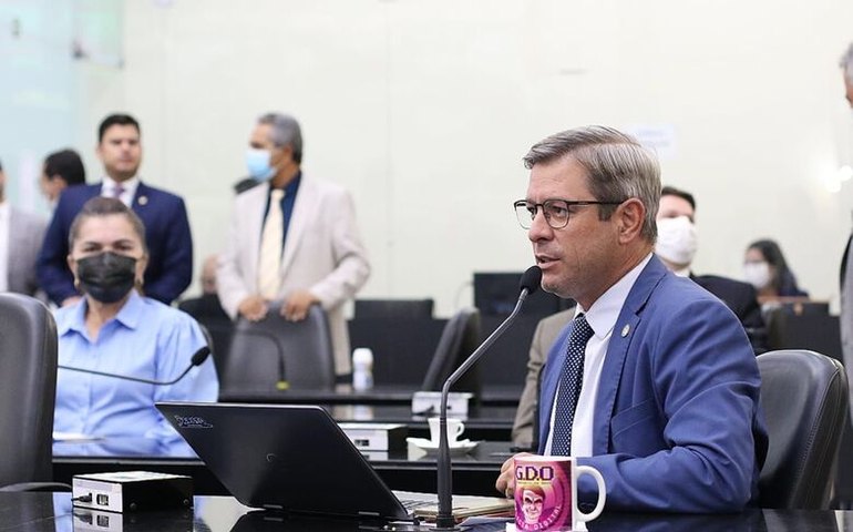 Cabo Bebeto reclama do descaso do governo com PMs e Bombeiros e diz que Renan Filho passou sete anos maltratando os servidores