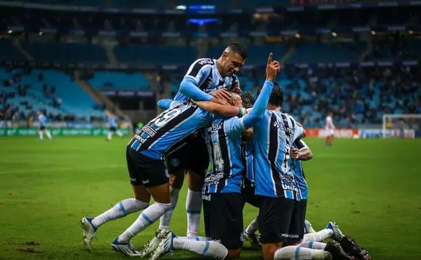 Grêmio faz 3 a 0 no Tombense, completa 12 jogos sem perder e se