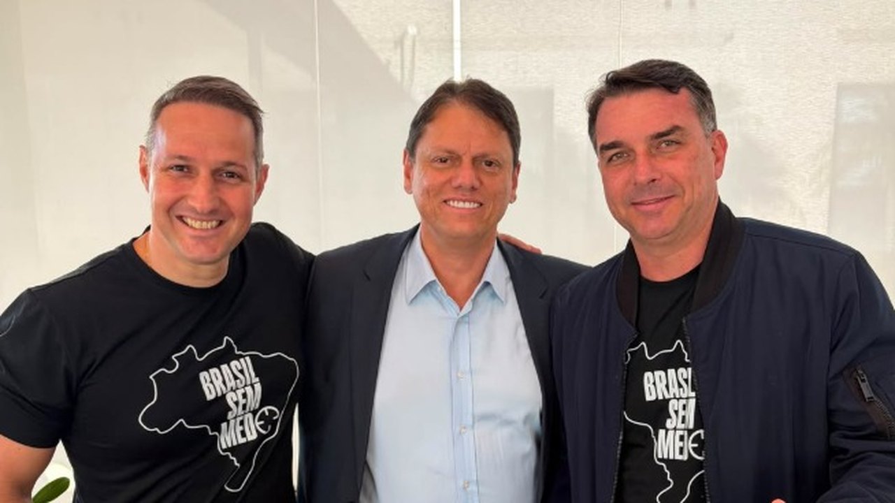 Em evento com Flávio e Tarcísio, Derrite lança candidatura ao Senado por São Paulo