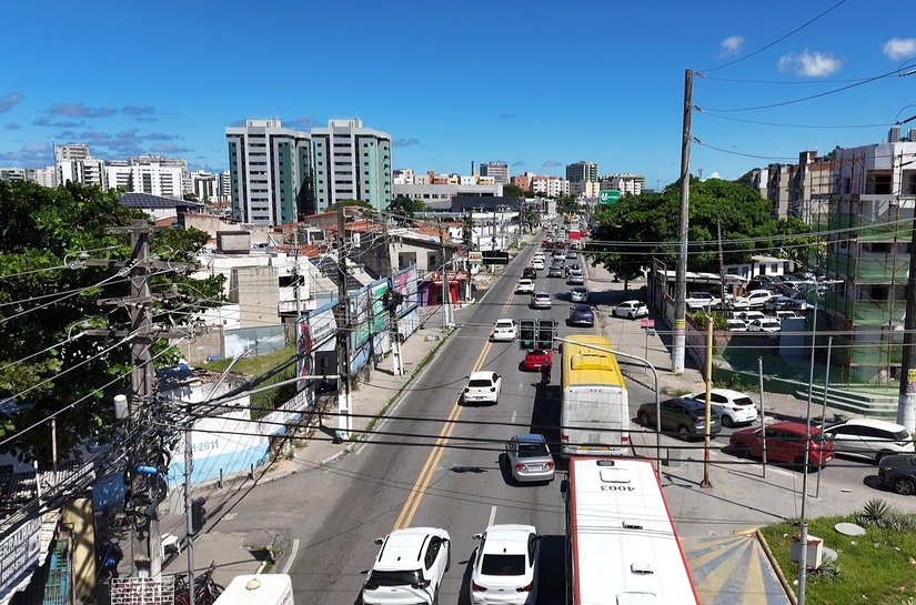 Avenida Gustavo Paiva ganha faixa reversível durante horários de pico da tarde e da noite