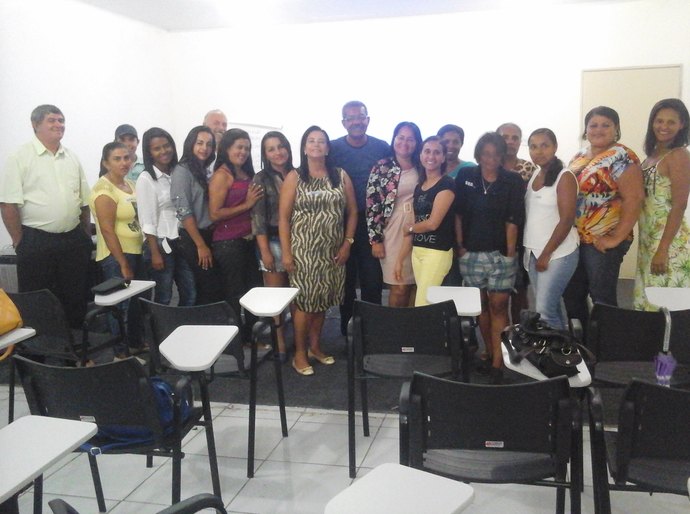 Coruripe realiza oficina de vitrinismo para feirantes e associações