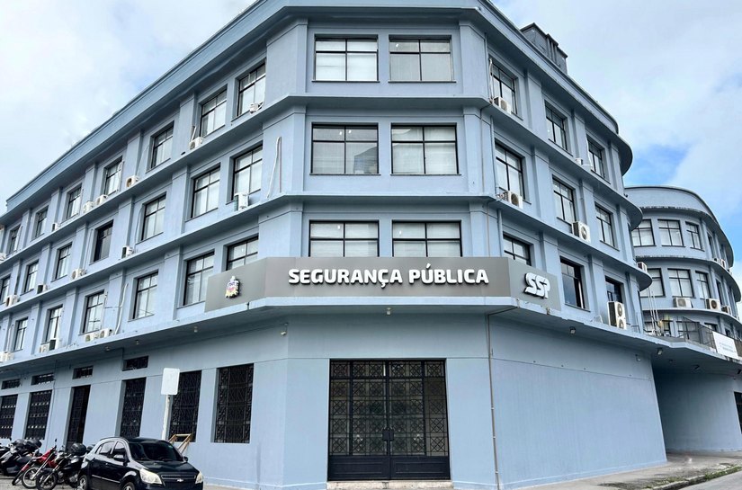 Duas pessoas morrem e outras três são presas em operação policial, em Maceió