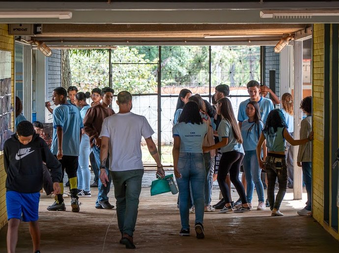 Após dois anos de Pé-de-Meia, abandono escolar em AL cai 45%