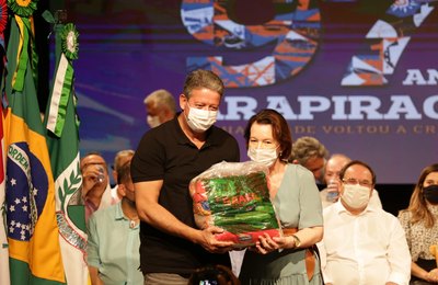 Arthur Lira inicia a distribuição de mais de 11 mil cestas nutricionais a 36 municípios de AL