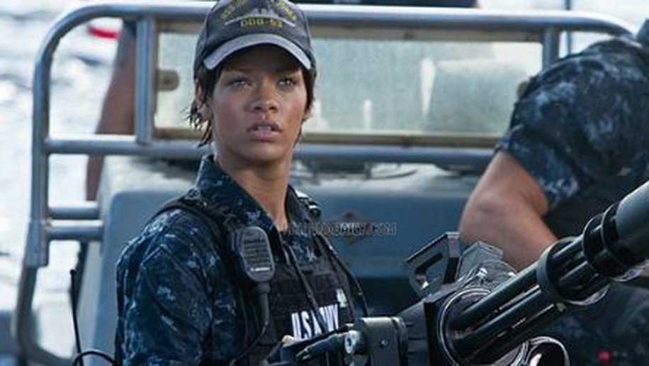 Divulgada foto oficial de Rihanna no filme Battleship