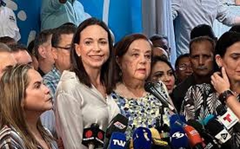 Barrada, Corina lança homônima como candidata na Venezuela