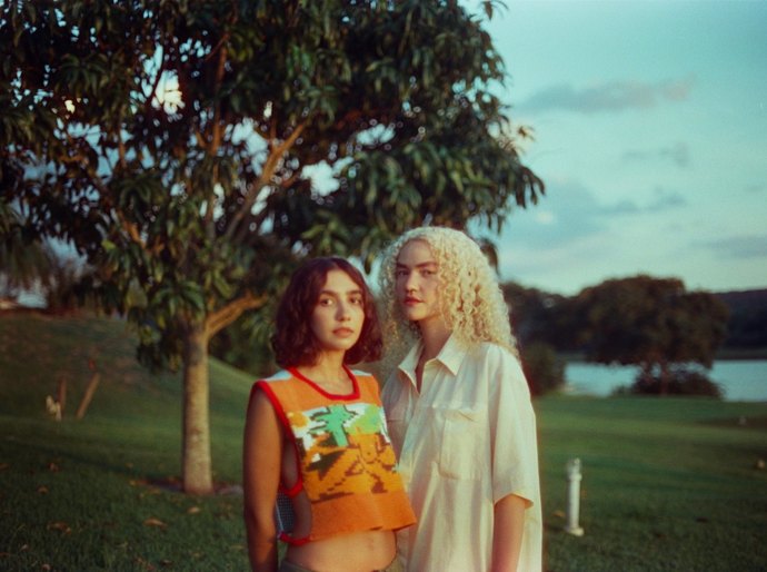 Dupla Anavitória apresenta seu novo show Claraboia em Maceió