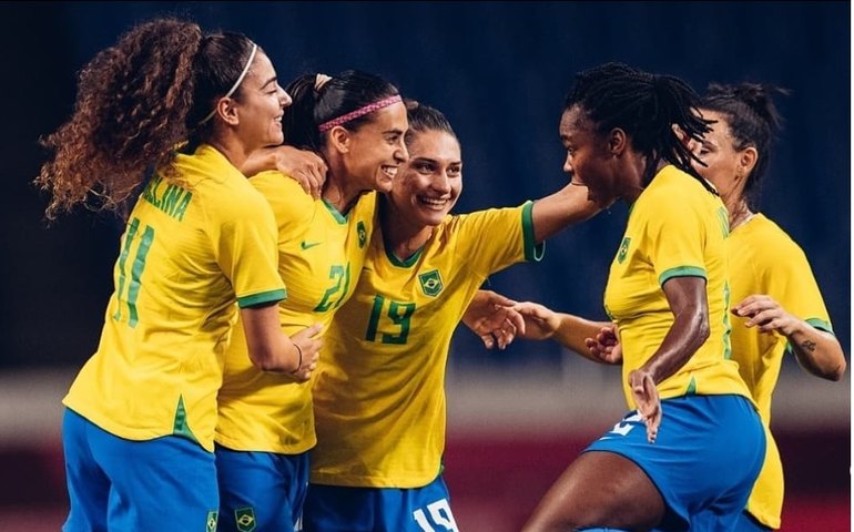 Seleção feminina faz jogo dramático com Itália, mas vence em 5 sets na Liga das Nações