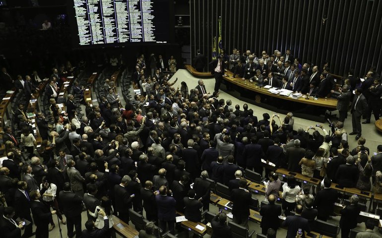 Câmara dos Deputados aprova proposta da reoneração da folha