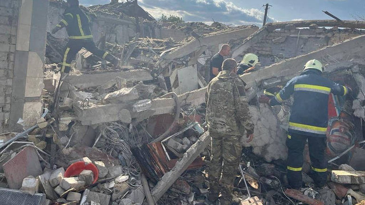 Ucrânia: milhares de civis são forçados a deixar cidades da região de Kharkiv após ataque russo