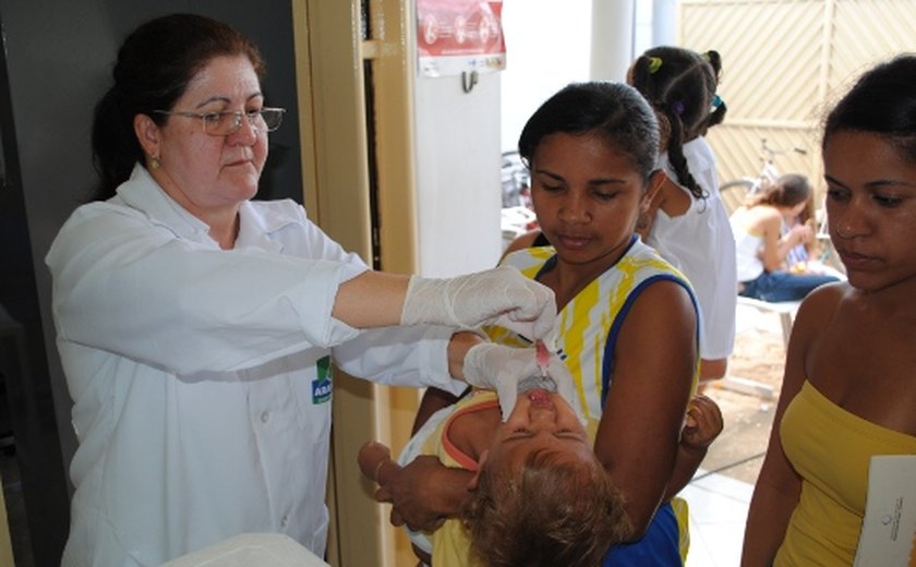 Prefeitura de Arapiraca celebra Dia D da vacinação contra paralisia infantil