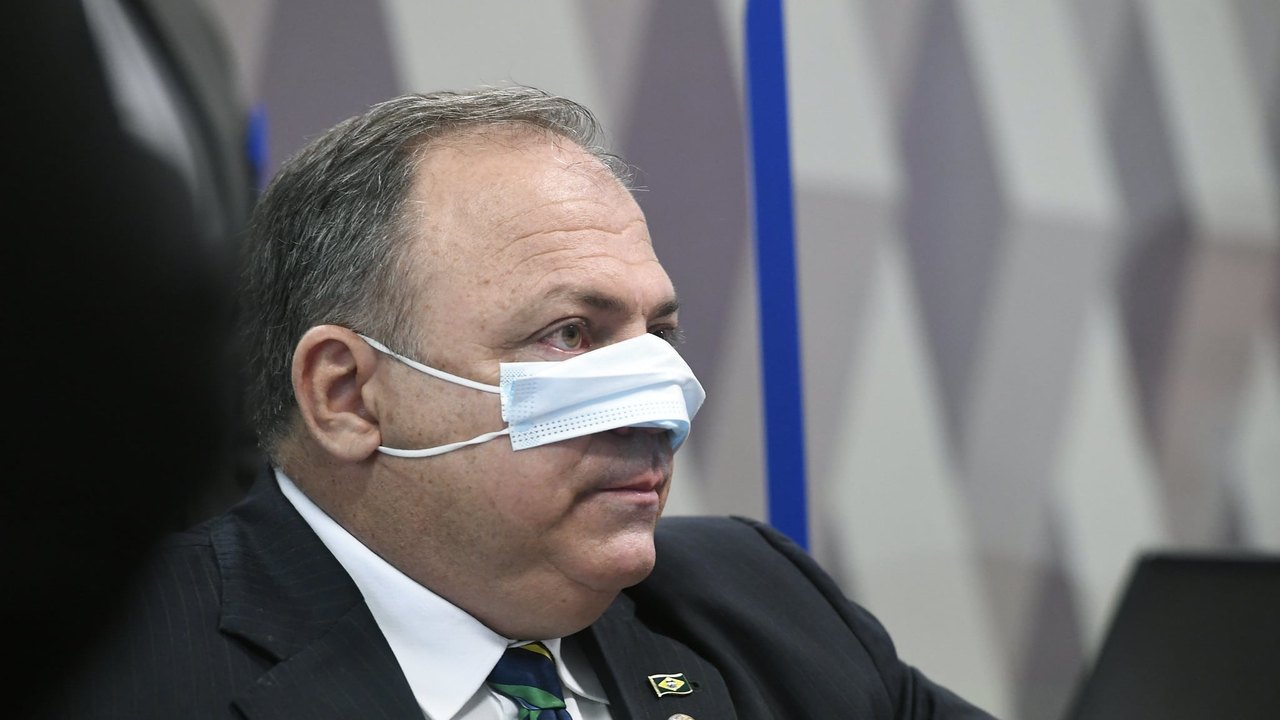 Bolsonaro sobre atuação de Pazuello na Saúde: ‘Isso é passado’