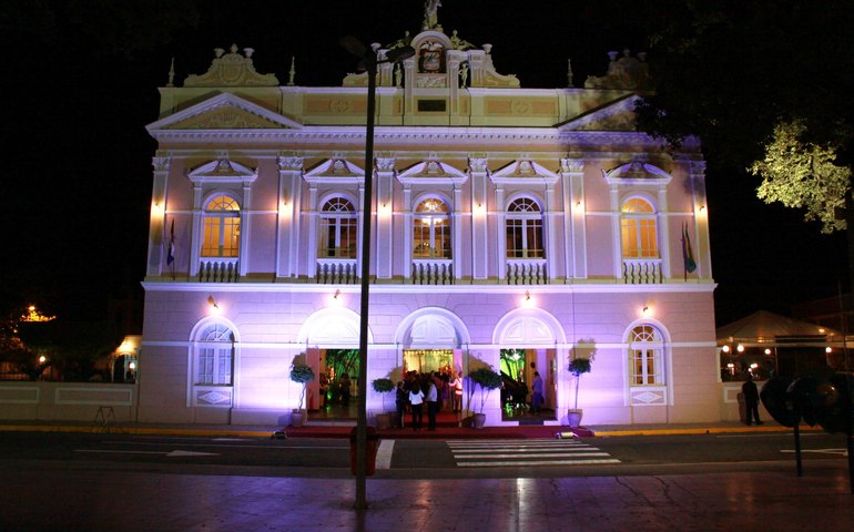 Teatro Deodoro recebe em outubro espetáculo “O Diário de Anne Frank”