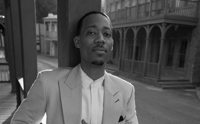 Tyler James Williams, de 'Todo Mundo Odeia o Chris', fala sobre sua sexualidade