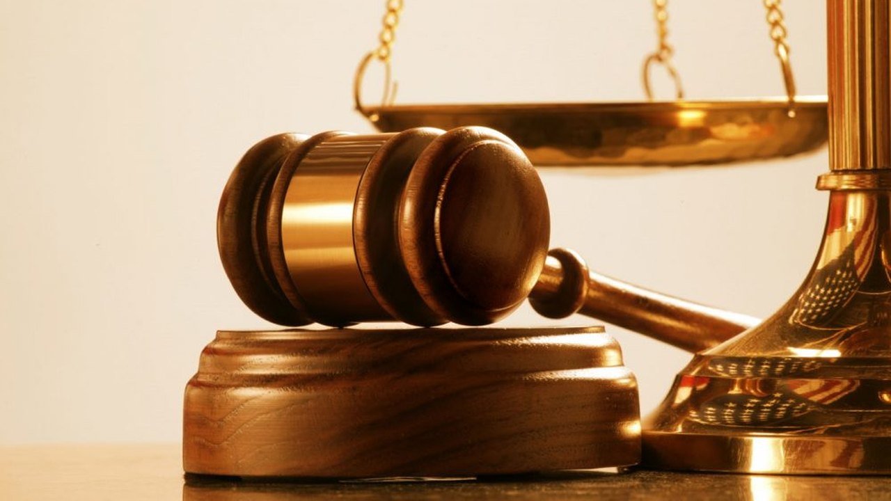 Joalheria deve indenizar cliente após atraso na entrega e descumprimento de contrato