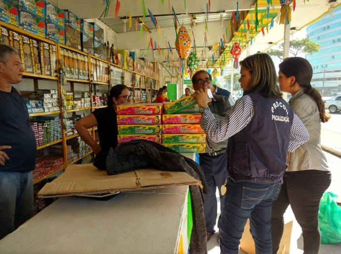 Procon/AL conscientiza comerciantes de Rio Largo