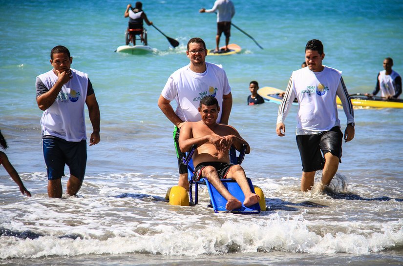 Praia Acessível promove inclusão e atende 1.400 pessoas em 2015