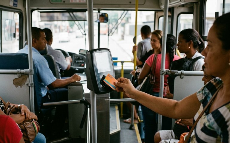Prefeitura do Rio encerra pagamento de passagens de ônibus municipais em dinheiro