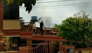 Casa abandonada pega fogo vizinho ao prédio da Ordem de Advogados de Sergipe