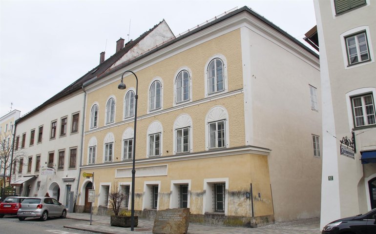 Casa onde nasceu Adolf Hitler será posto policial