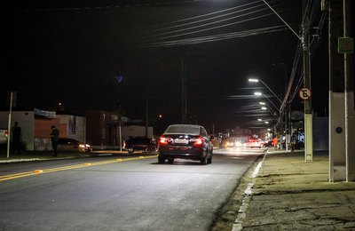 Rui Palmeira vistoria obras de melhorias na Avenida Rotary