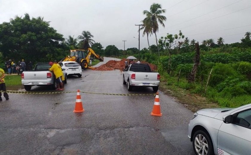 Alagoas tem cinco trechos de rodovias interditados por causa das chuvas