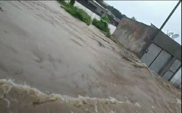 Chuvas afetam abastecimento de água em diversas cidades