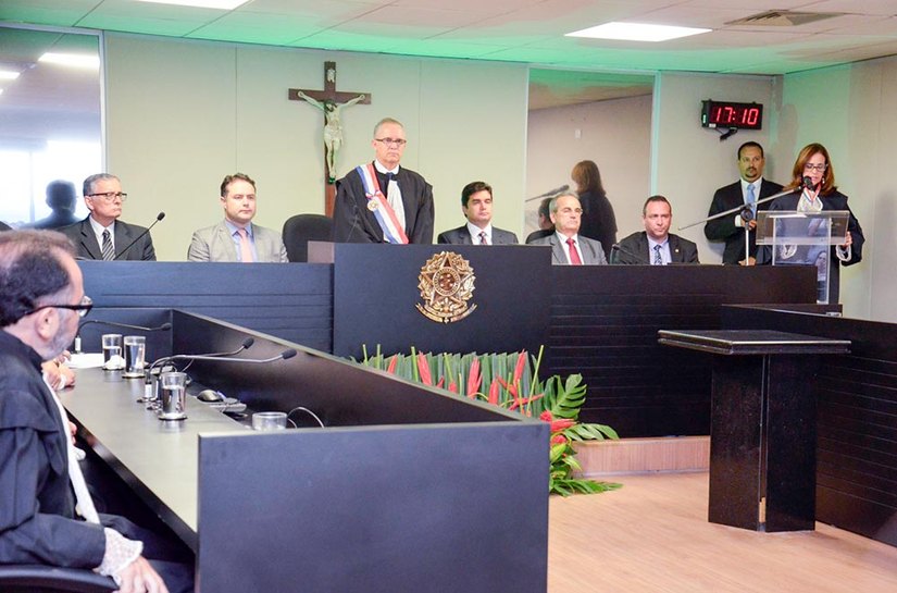 Otávio Lessa participou da sessão de posse dos dirigentes do TRT