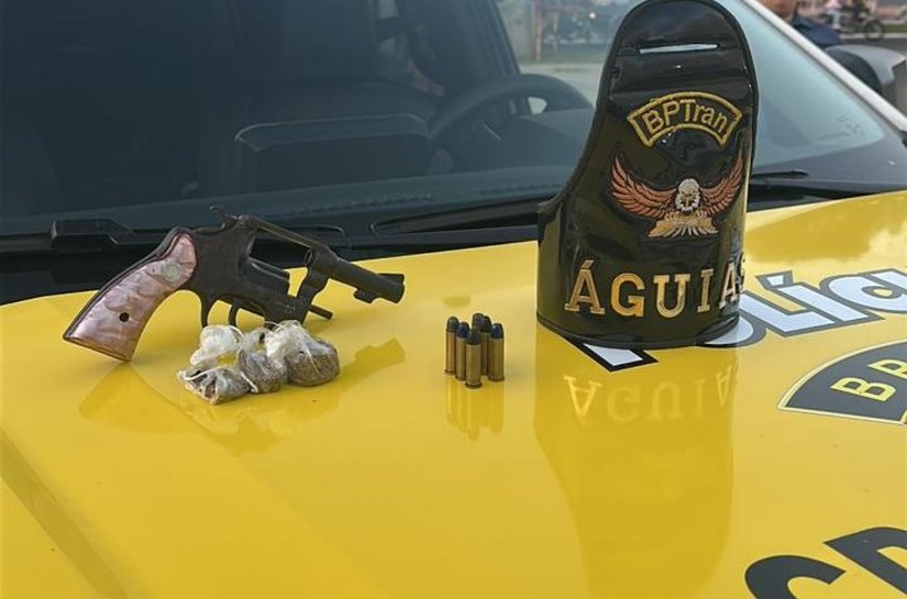 PM prende jovem por tráfico de drogas e porte ilegal de arma de fogo em Maceió