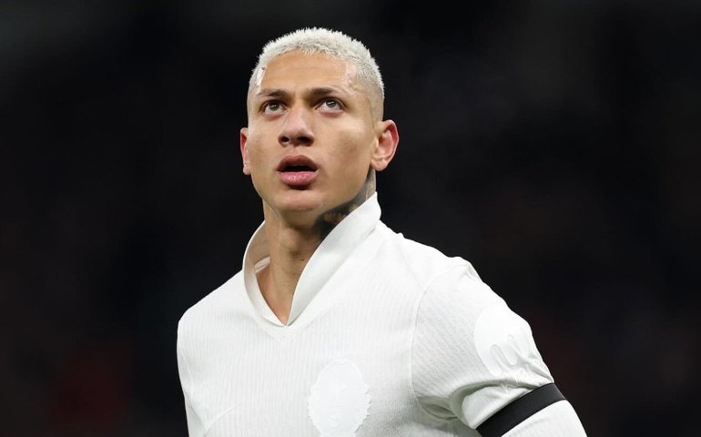 Richarlison detalha depressão após Copa de 2022: 'Pensei em jogar o carro contra uma parede'