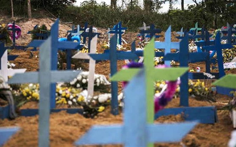 Congresso decreta luto oficial por 10 mil mortes por covid-19 no Brasil