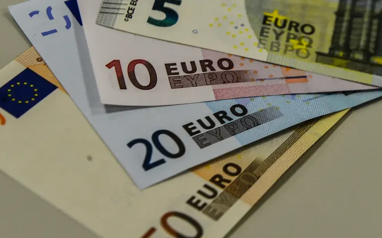 PIB da Espanha cresce 0,8% no 2º trimestre, confirma revisão