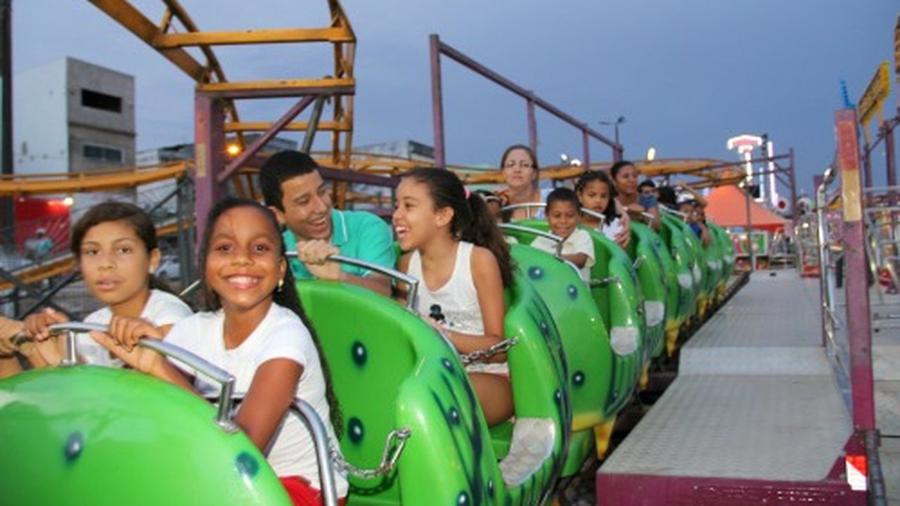 Prefeitura de Arapiraca leva 400 crianças carentes para parque de diversão