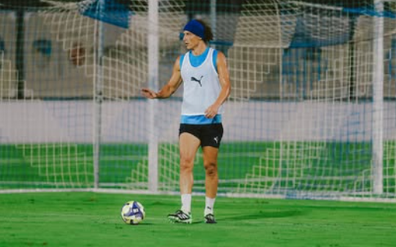David Luiz brilha pelo Pafos e é eleito o melhor em campo em empate na Champions League