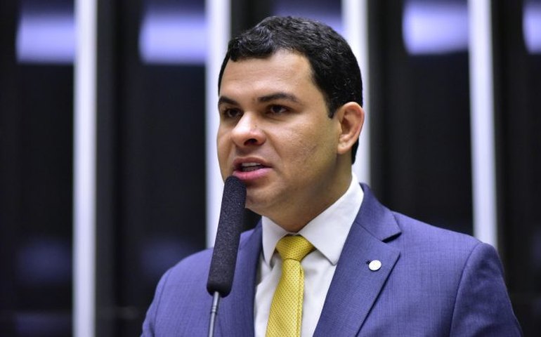 Proposta isenta do imposto de renda a aposentadoria ou pensão de pessoa com autismo