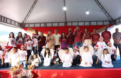 Prefeitura de Santana do Mundaú leva ‘Vivendo a Magia do Natal’ para a Munguba