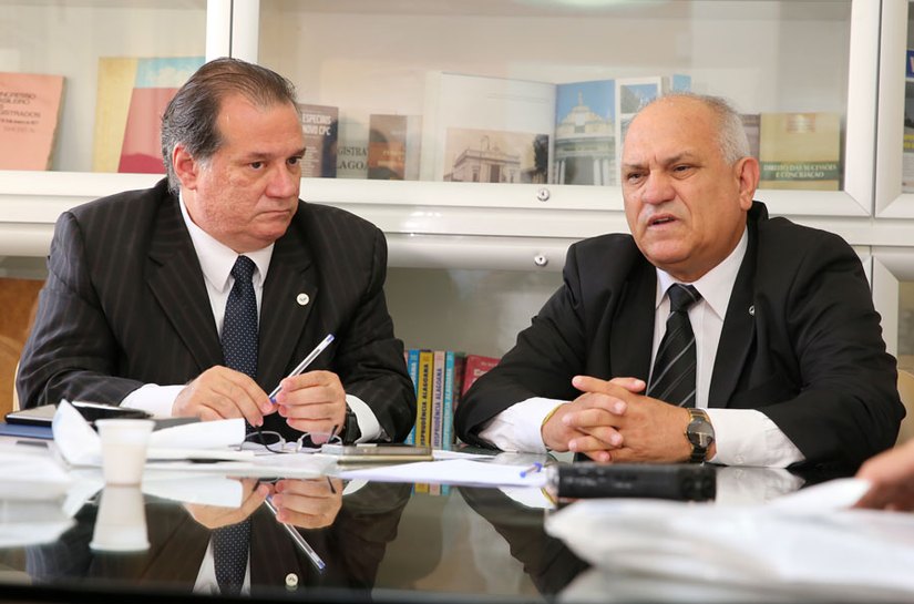 Presidente do TJ discute demandas da magistratura com a Almagis