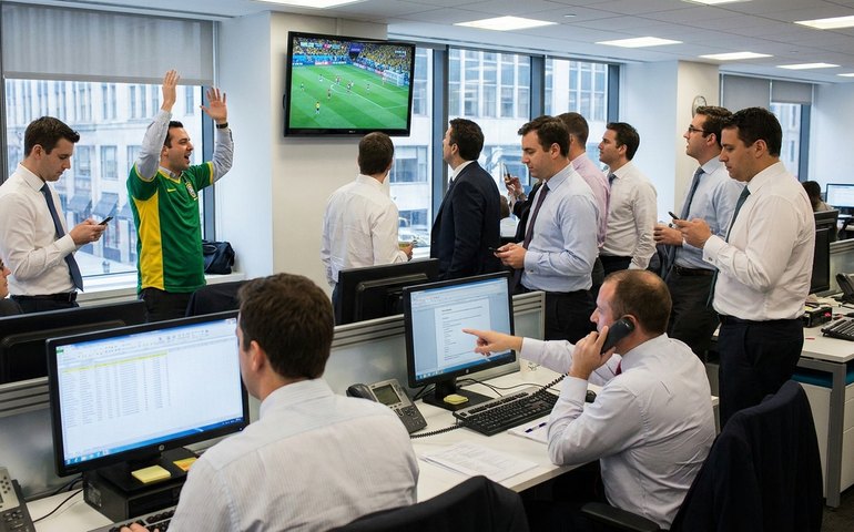 Jogo do Brasil na Copa: posso folgar ou assistir durante o expediente?