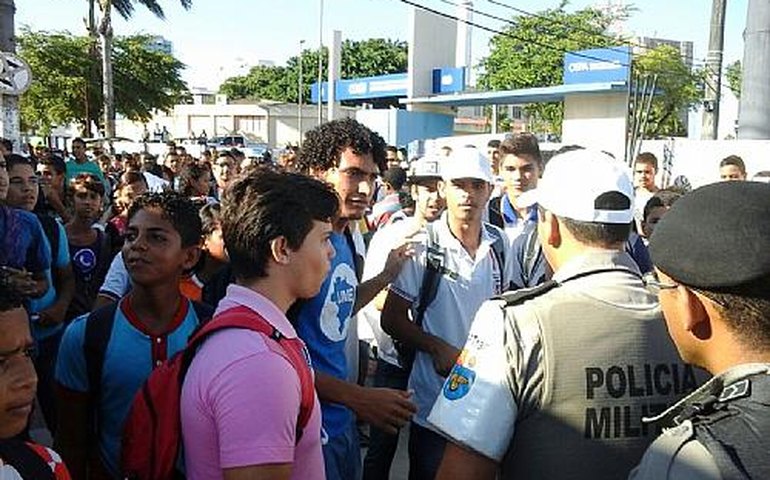 Para Bolsonaro, manifestações contra o governo são ‘o grande problema do momento’