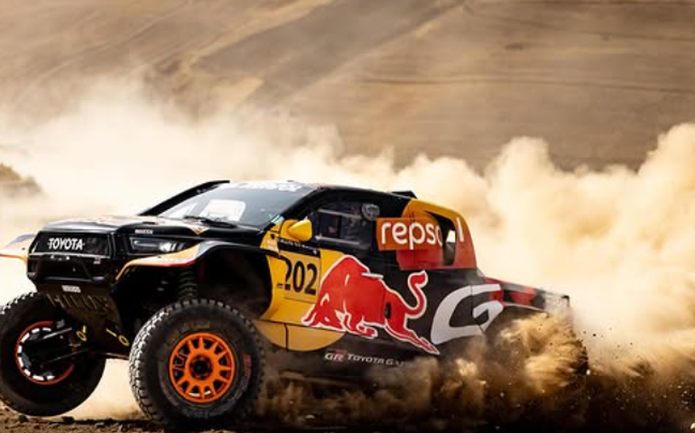 Após desobedecer ordem da equipe, Lucas Moraes conquista inédito título da 'Fórmula 1 do off-road' para o Brasil