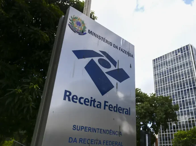 Receita admite acesso indevido a dados de ministros do STF e parentes