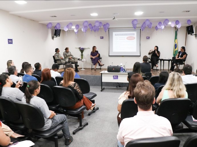 Alagoas Lilás: Seinfra promove palestra sobre enfrentamento à violência contra a mulher
