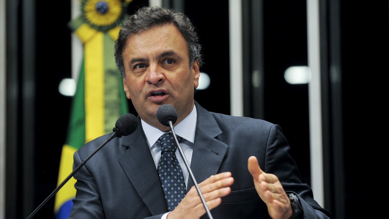 Aécio diz que vai combater tráfico de drogas com controle das fronteiras